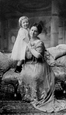 Вильгелимина и дочь Юлиана 1914 год